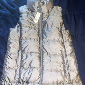BRAND NEW WOMEN'S NEW YORK & COMPANY GREY PUFFER VEST MEDIUM